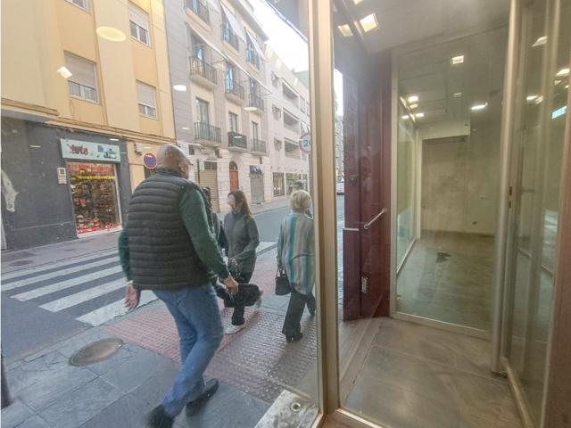 AMPLIO LOCAL EN CALLE SAN ANTÓN DE GRANADA photo 0