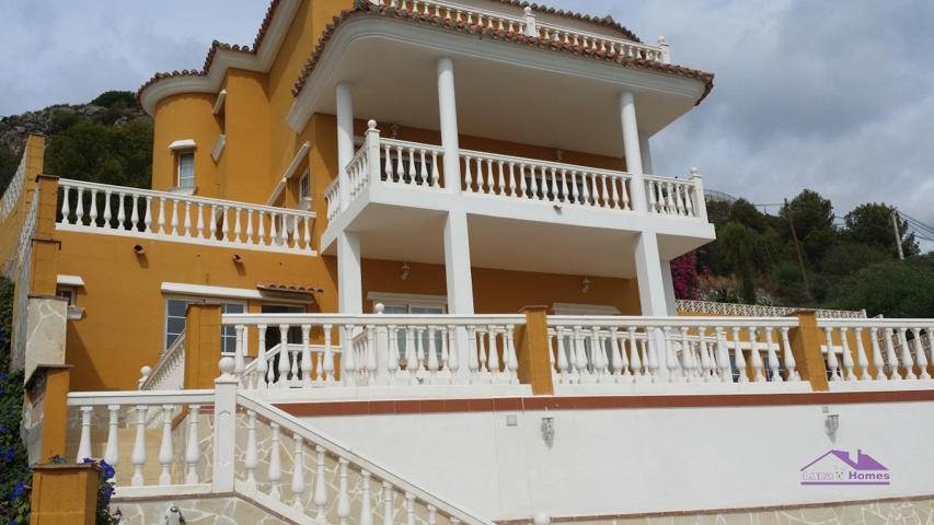 Villa En venta en Benalmádena photo 0