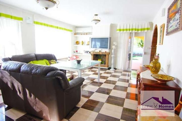 Villa En venta en Benalmádena photo 0