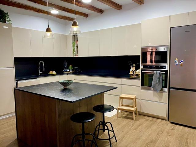 Edificio en venta en Alcoy – Inversión rentable photo 0