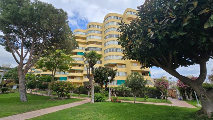 Apartamento en venta en La Carihuela, Torremolinos photo 0