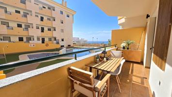 Piso de 1 dormitorio con vistas al mar en Torrequebrada, a solo 300 metros de la playa photo 0