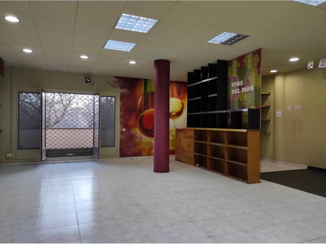 Local comercial en venta en Hostalric photo 0