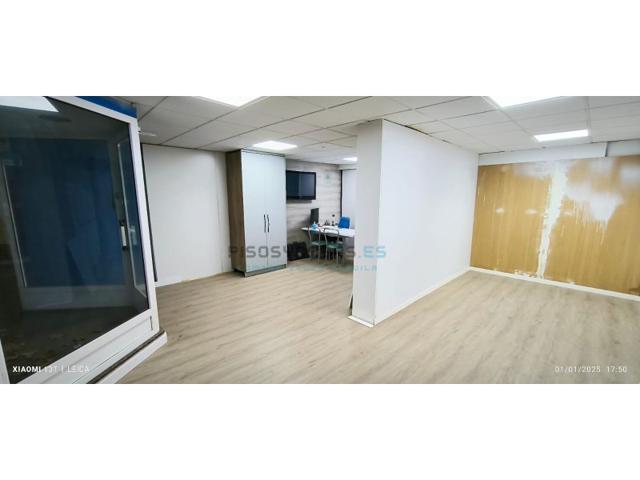 Local En venta en Burjassot photo 0