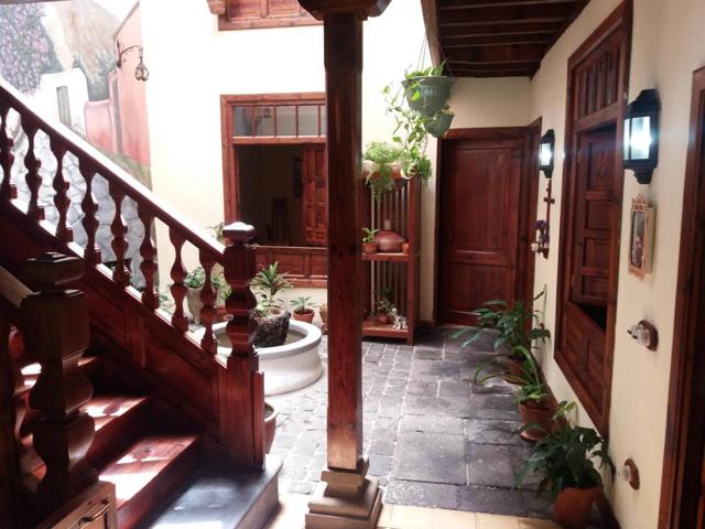 Se VENDE CASA ESTILO CANARIO, PUERTO DE LA CRUZ, 480m2 con patio interior. photo 0