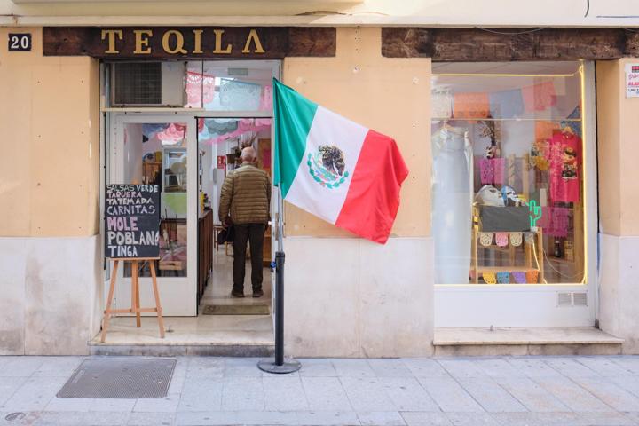 EXCELENTE ALQUILER COMERCIAL CON TRASPASO EN EL CORAZON DE LA CIUDAD DE VALENCIA photo 0