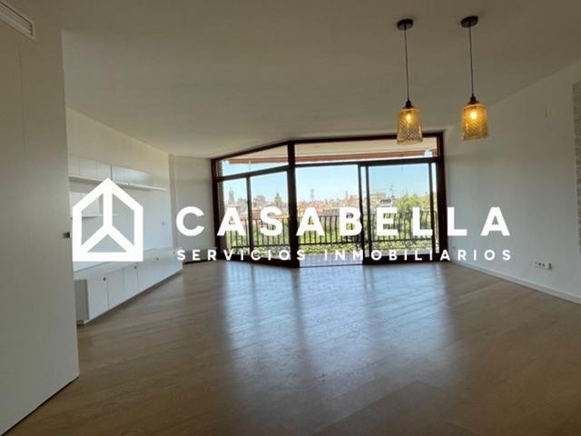 Piso En venta en Exposició photo 0