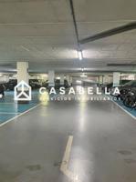 Parking En venta en Exposició photo 0