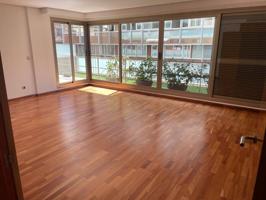 Ideal piso sin amueblar. Centro . photo 0