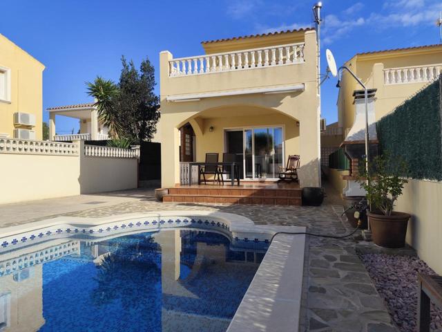 Villa Mariona - Villa luminosa con piscina privada y vistas de las montañas photo 0