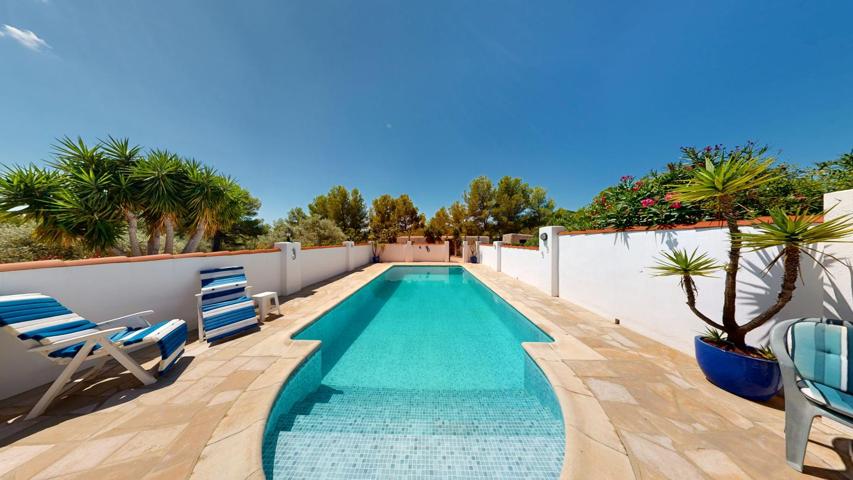 Casa Bambily -rodeada de preciosos jardines photo 0