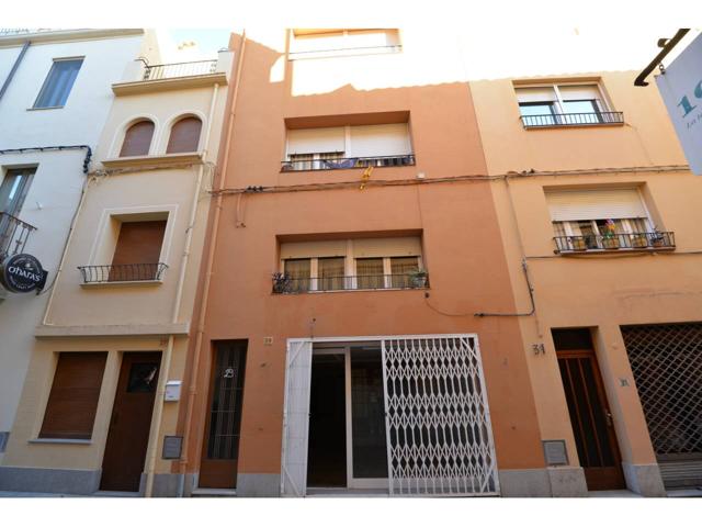 Casa en venta en el centro de Palamós. photo 0