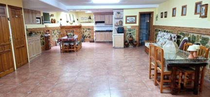 IMPRESIONANTE CASA A LA VENTA EN VILLENA DE 455M² SIN COMISION. photo 0