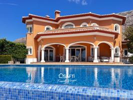 Villa de Lujo en Jávea, en la Prestigiosa Urbanización de la Ermita photo 0