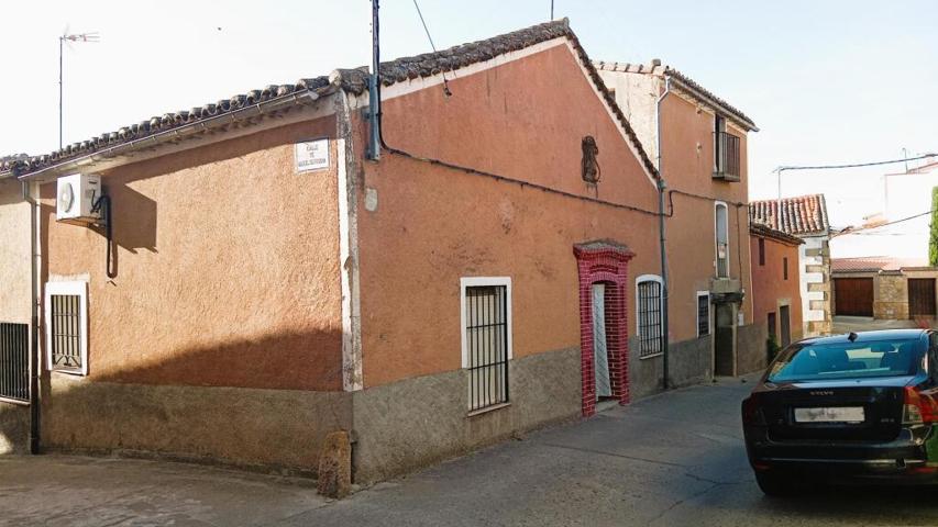 Casa unifamiliar de 310 m² en Lagartera. photo 0