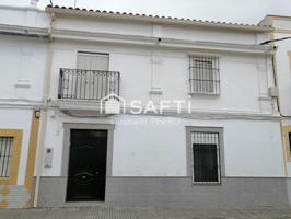 CASA EN PLANTA BAJA CON GRAN PATIO, NAVE Y GARAJE photo 0