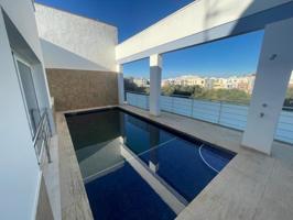 Gran casa unifamiliar con piscina, parquet, espacio para ascensor y vistas espectaculares en Ciutadella. photo 0