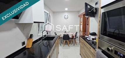 Con 115m² construidos y una reforma integral de gran gusto, este piso te enamorará por sus espacios amplios, su luz natural y su estilo moderno. photo 0