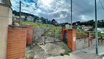 Terreno ideal para vivir y crecer en Canyelles. photo 0