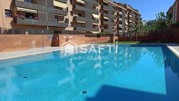 Bajos premium con terraza, amplio jardín y complejo de entretenimiento con piscina comunitaria. photo 0