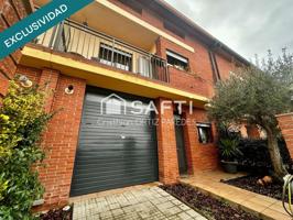 Se vende gran chalet con amplia terraza y parquing photo 0