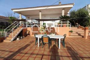 Preciosa y impecable casa con 4 dormitorios y vistas despejadas photo 0