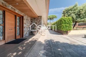 Exclusiva villa de lujo con piscina y vistas panorámicas a Montserrat photo 0