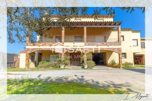 Encantadora casa de pueblo en Ullà. photo 0