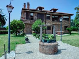 IMPRESIONANTE CASA CON CABALLERIZAS Y ZONAS ANEXAS EN LAREDO A 300 METROS DE LA PLAYA photo 0