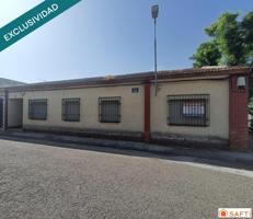 &quot;Tu nuevo hogar te está esperando&quot; Vivienda unifamiliar esquinada, de 3 habitaciones, patio y garaje cerrado, con cabida para 2 vehículos. photo 0