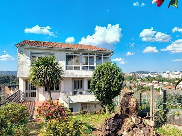 Casa independiente con jardín y vistas impresionantes en Santiago de Compostela. photo 0