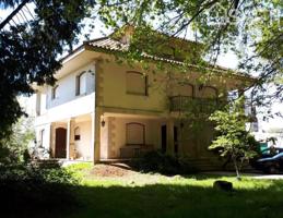 PRECIOSO CHALET DE TRES PLANTAS EN ZONA DE LALIN. photo 0