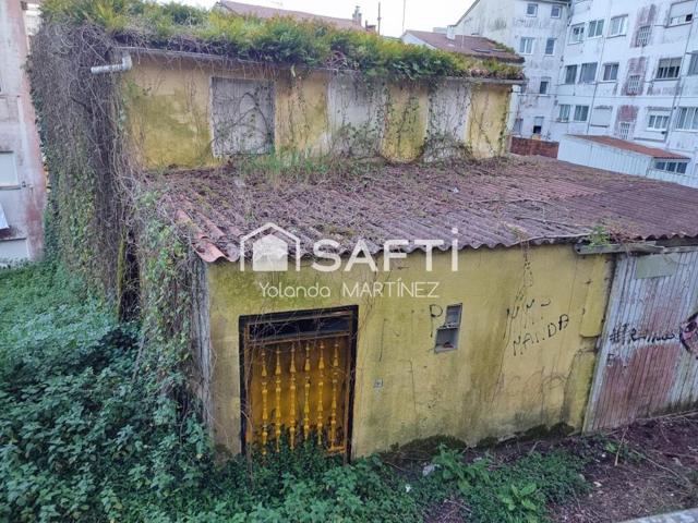 Casa para reformar o promover edificio en Santiago photo 0