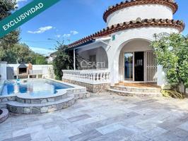 Casa reformada con piscina en Empuriabrava photo 0