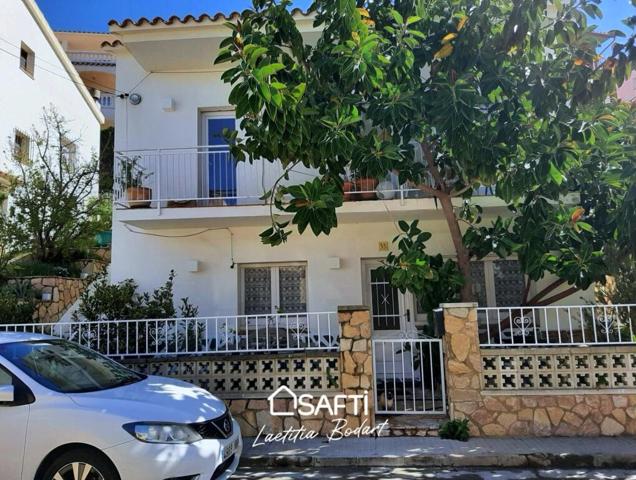 En venta en Llança: Magnífica casa unifamiliar en una tranquila zona residencial photo 0