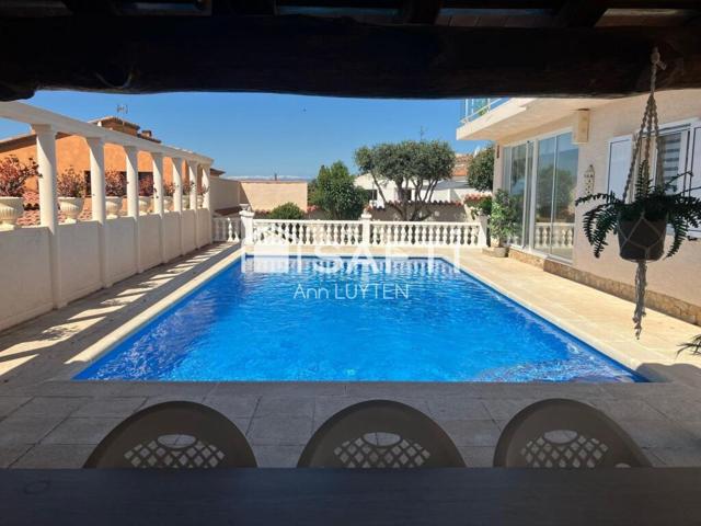 Casa con dos viviendas en venta Mas Fumats Roses photo 0