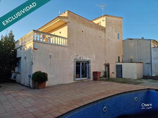 Casa a reformar 5 habitaciones y piscina Empuriabrava photo 0