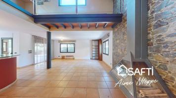 PRESTIGIOSO CHALET MODERNO CON ELEGANCIA ATEMPORAL photo 0