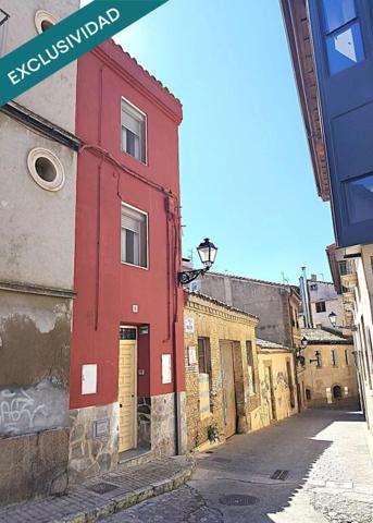 ¡Oportunidad única! Casa reformada en el corazón de la ciudad photo 0