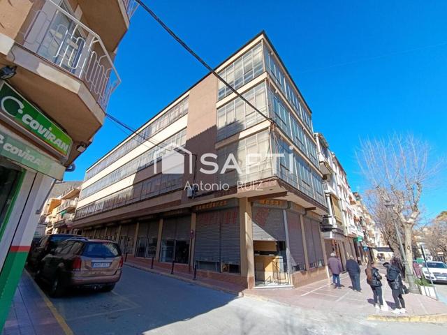 Edificio completo en venta en el centro de Jódar. Gran potencial y ubicación privilegiada. SIN COMISIÓN DE COMPRA photo 0