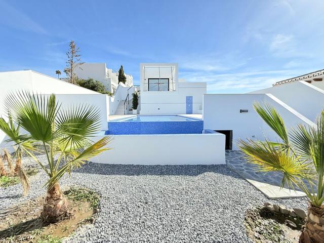 Villa En venta en Torrox photo 0