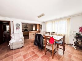 ¡Descubre el Encanto de Vivir en una Casa-Cueva en Los Carriones, Castilléjar, Granada! photo 0