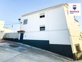 SE VENDE CASA Y APARTAMENTO INDEPENDIENTE EN CÚLLAR BAZA photo 0