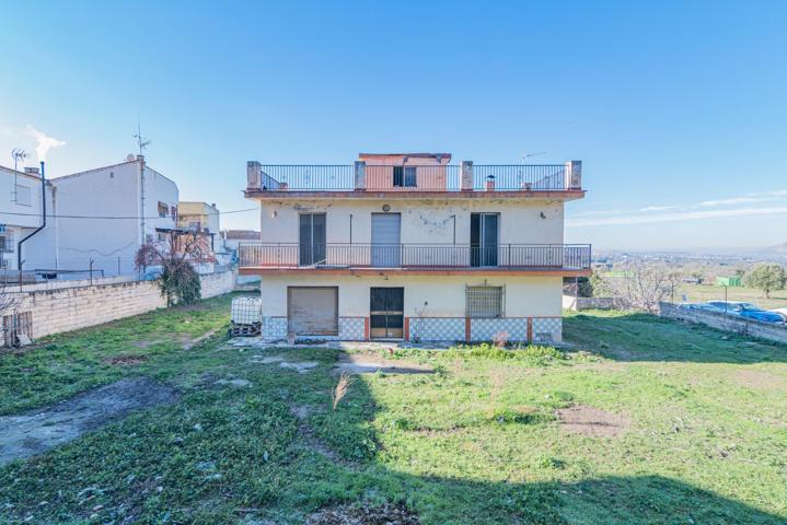 CASA CON TERRENO EN GOJAR!! photo 0