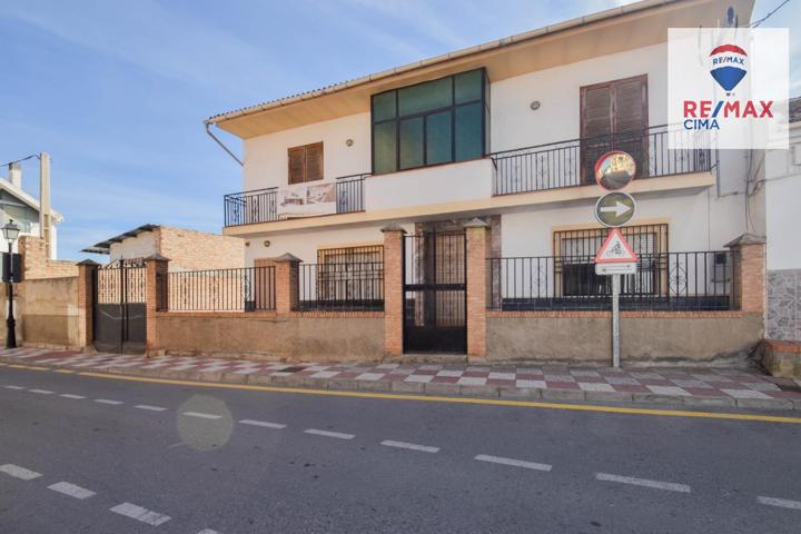 GRAN CASA CON TERRENO EN CULLAR VEGA photo 0