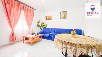 Casa en venta en Huéscar con jardín photo 0