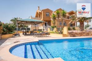 Chalet con piscina, gran terraza y vistas increíbles en Cortes de Baza photo 0