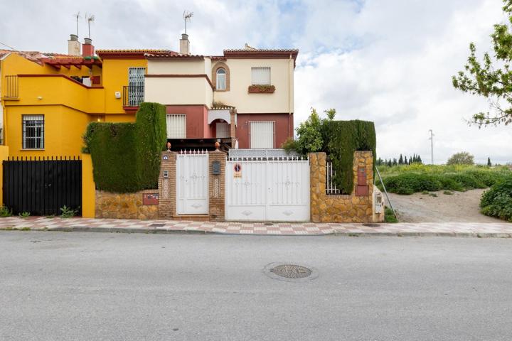 Unifamiliar en venta en Pulianillas – Espacio, confort y calidad de vida a 5 min de Granada photo 0