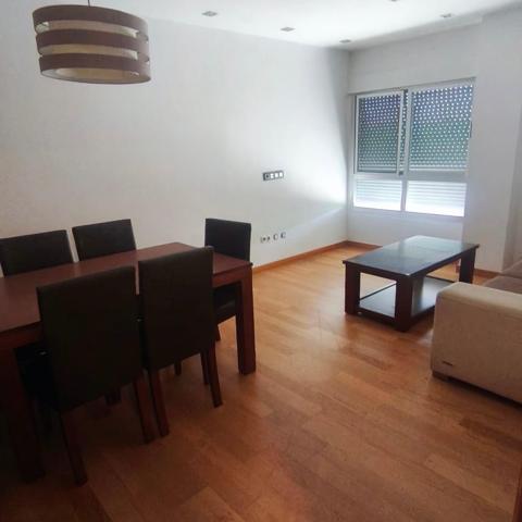 Piso reformado para estudiantes o familias en zona Alcampo, Granada photo 0