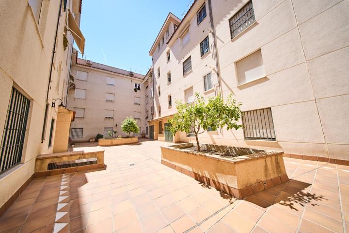 Piso a la venta en el barrio de la Cruz photo 0